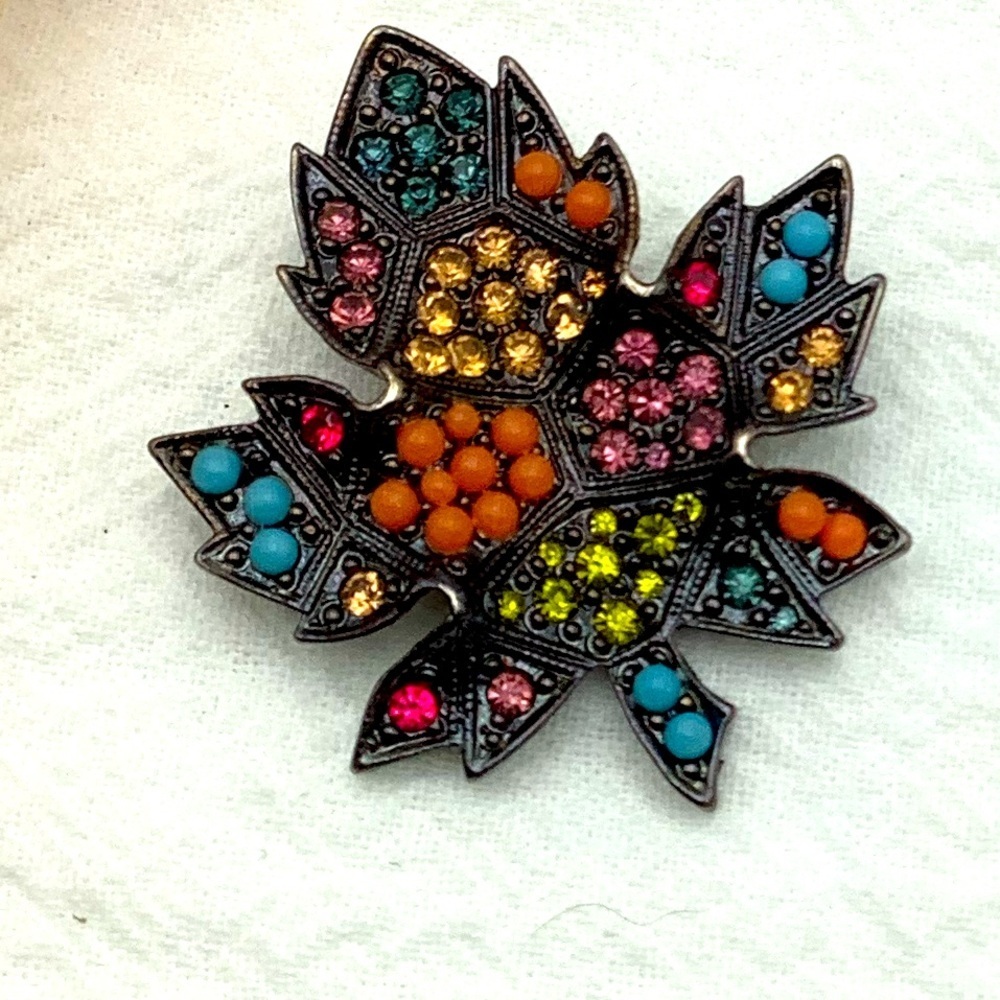 D’Orlan Maple Leaf Brooch Japanned finish